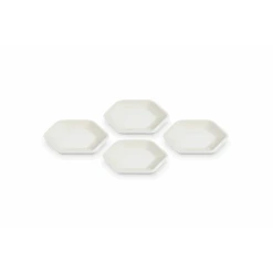 Le Creuset Hexagon Serveerschaaltje 9,5 Cm Aardewerk Meringue 4 Stuks -Woonkeuken Winkel hexagon serveerschaaltjes meringue 4 stuks 5 1631123889 600x600