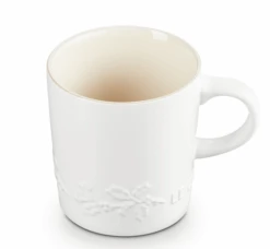 Le Creuset Holly Collectie Mok 200 Ml Aardewerk Katoenwit -Woonkeuken Winkel lc 20200529 zs ps fs 60303204311511 003