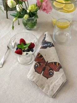 Oldenhof Flying Butterflies Servet 45 X 45 Cm Linnen 6 Stuks -Woonkeuken Winkel linoroom napkins butterflies vertical lr 6